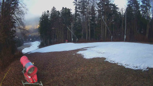 Skiareál Karolinka - Prostřední část sjezdovky a snowpark - 13.12.2025 v 12:25 Skiareál Karolinka - Prostřední část sjezdovky a snowpark - 13.12.2025 v 12:25