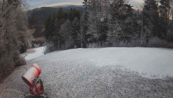 Prostřední část sjezdovky a snowpark
