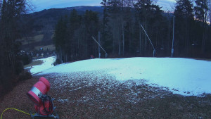 Skiareál Karolinka - Prostřední část sjezdovky a snowpark - 17.12.2025 v 07:25 Skiareál Karolinka - Prostřední část sjezdovky a snowpark - 17.12.2025 v 07:25
