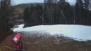 Skiareál Karolinka - Prostřední část sjezdovky a snowpark - 17.12.2025 v 08:32 Skiareál Karolinka - Prostřední část sjezdovky a snowpark - 17.12.2025 v 08:32