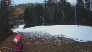 Skiareál Karolinka - Prostřední část sjezdovky a snowpark - 17.12.2025 v 08:35 Skiareál Karolinka - Prostřední část sjezdovky a snowpark - 17.12.2025 v 08:35