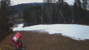 Skiareál Karolinka - Prostřední část sjezdovky a snowpark - 17.12.2025 v 10:32 Skiareál Karolinka - Prostřední část sjezdovky a snowpark - 17.12.2025 v 10:32