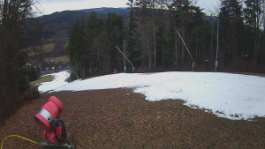 Skiareál Karolinka - Prostřední část sjezdovky a snowpark - 17.12.2025 v 12:15 Skiareál Karolinka - Prostřední část sjezdovky a snowpark - 17.12.2025 v 12:15