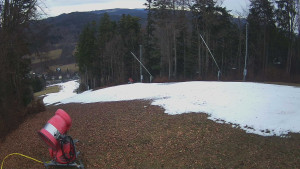 Skiareál Karolinka - Prostřední část sjezdovky a snowpark - 17.12.2025 v 12:25 Skiareál Karolinka - Prostřední část sjezdovky a snowpark - 17.12.2025 v 12:25