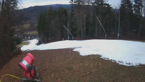 Skiareál Karolinka - Prostřední část sjezdovky a snowpark - 17.12.2025 v 12:35 Skiareál Karolinka - Prostřední část sjezdovky a snowpark - 17.12.2025 v 12:35