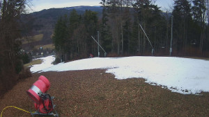 Skiareál Karolinka - Prostřední část sjezdovky a snowpark - 17.12.2025 v 12:40 Skiareál Karolinka - Prostřední část sjezdovky a snowpark - 17.12.2025 v 12:40