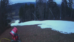 Skiareál Karolinka - Prostřední část sjezdovky a snowpark - 17.12.2025 v 16:05 Skiareál Karolinka - Prostřední část sjezdovky a snowpark - 17.12.2025 v 16:05