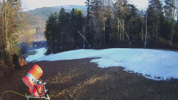 Prostřední část sjezdovky a snowpark