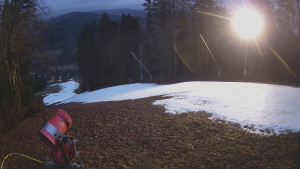 Skiareál Karolinka - Prostřední část sjezdovky a snowpark - 19.12.2025 v 07:10 Skiareál Karolinka - Prostřední část sjezdovky a snowpark - 19.12.2025 v 07:10