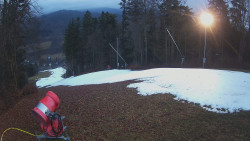 Prostřední část sjezdovky a snowpark