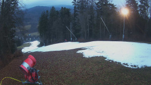 Skiareál Karolinka - Prostřední část sjezdovky a snowpark - 19.12.2025 v 07:35 Skiareál Karolinka - Prostřední část sjezdovky a snowpark - 19.12.2025 v 07:35
