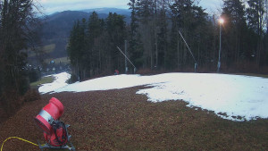 Skiareál Karolinka - Prostřední část sjezdovky a snowpark - 19.12.2025 v 08:20 Skiareál Karolinka - Prostřední část sjezdovky a snowpark - 19.12.2025 v 08:20