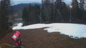 Skiareál Karolinka - Prostřední část sjezdovky a snowpark - 19.12.2025 v 08:35 Skiareál Karolinka - Prostřední část sjezdovky a snowpark - 19.12.2025 v 08:35