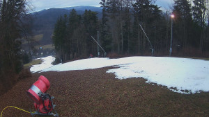 Skiareál Karolinka - Prostřední část sjezdovky a snowpark - 19.12.2025 v 09:02 Skiareál Karolinka - Prostřední část sjezdovky a snowpark - 19.12.2025 v 09:02