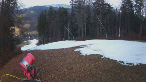 Skiareál Karolinka - Prostřední část sjezdovky a snowpark - 19.12.2025 v 11:02 Skiareál Karolinka - Prostřední část sjezdovky a snowpark - 19.12.2025 v 11:02