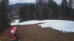 Skiareál Karolinka - Prostřední část sjezdovky a snowpark - 19.12.2025 v 12:05 Skiareál Karolinka - Prostřední část sjezdovky a snowpark - 19.12.2025 v 12:05