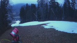 Prostřední část sjezdovky a snowpark