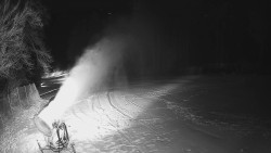 Prostřední část sjezdovky a snowpark