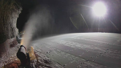 Prostřední část sjezdovky a snowpark