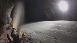 Prostřední část sjezdovky a snowpark