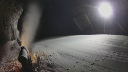 Prostřední část sjezdovky a snowpark