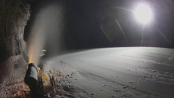 Prostřední část sjezdovky a snowpark