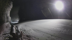 Prostřední část sjezdovky a snowpark