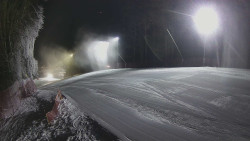 Prostřední část sjezdovky a snowpark