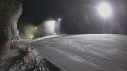 Prostřední část sjezdovky a snowpark