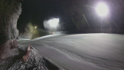 Prostřední část sjezdovky a snowpark