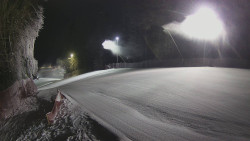 Prostřední část sjezdovky a snowpark