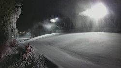 Prostřední část sjezdovky a snowpark