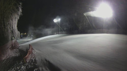 Prostřední část sjezdovky a snowpark