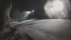 Prostřední část sjezdovky a snowpark