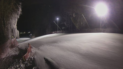 Prostřední část sjezdovky a snowpark