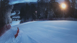 Prostřední část sjezdovky a snowpark