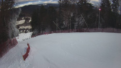 Prostřední část sjezdovky a snowpark