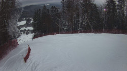 Prostřední část sjezdovky a snowpark