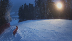 Prostřední část sjezdovky a snowpark
