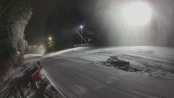 Prostřední část sjezdovky a snowpark