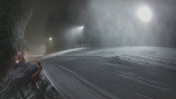 Prostřední část sjezdovky a snowpark