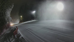 Prostřední část sjezdovky a snowpark