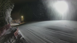 Prostřední část sjezdovky a snowpark