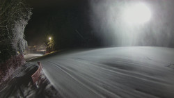 Prostřední část sjezdovky a snowpark