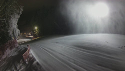 Prostřední část sjezdovky a snowpark