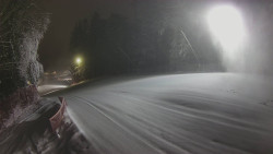 Prostřední část sjezdovky a snowpark