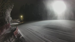 Prostřední část sjezdovky a snowpark