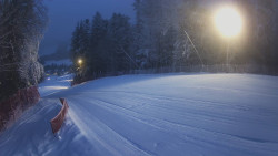 Prostřední část sjezdovky a snowpark