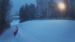 Prostřední část sjezdovky a snowpark