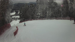 Prostřední část sjezdovky a snowpark